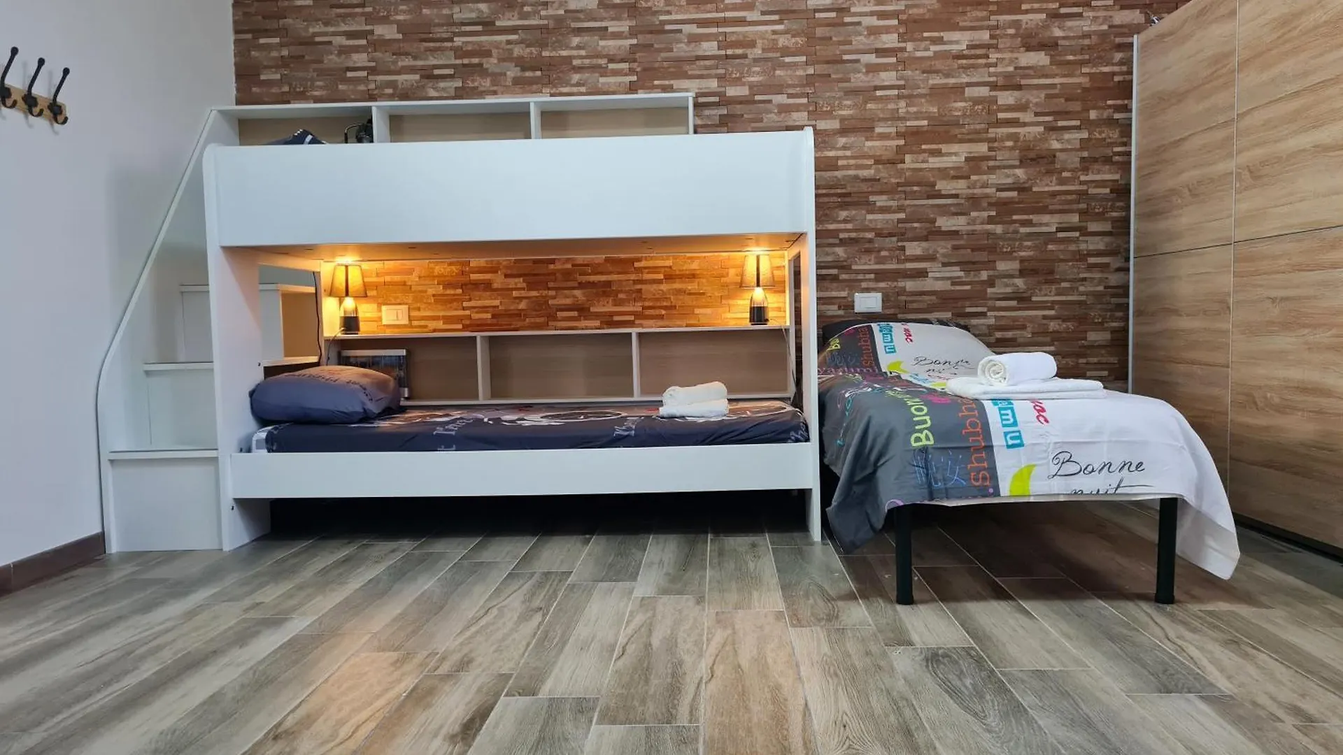 Appartamento Del Li-Lioni Di Teranga Platamona 0*,